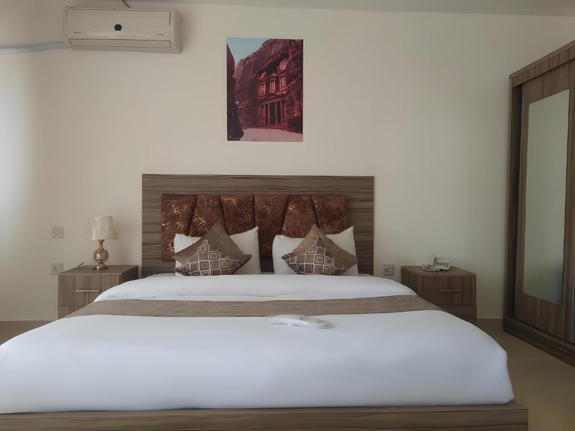 Rayan Hotel Apartments Amman Esterno foto
